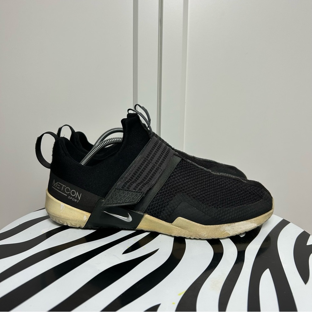 Nike metcon sport strap black white